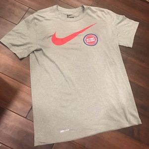 Nike Tee Dri Fit - Detroit Pistons